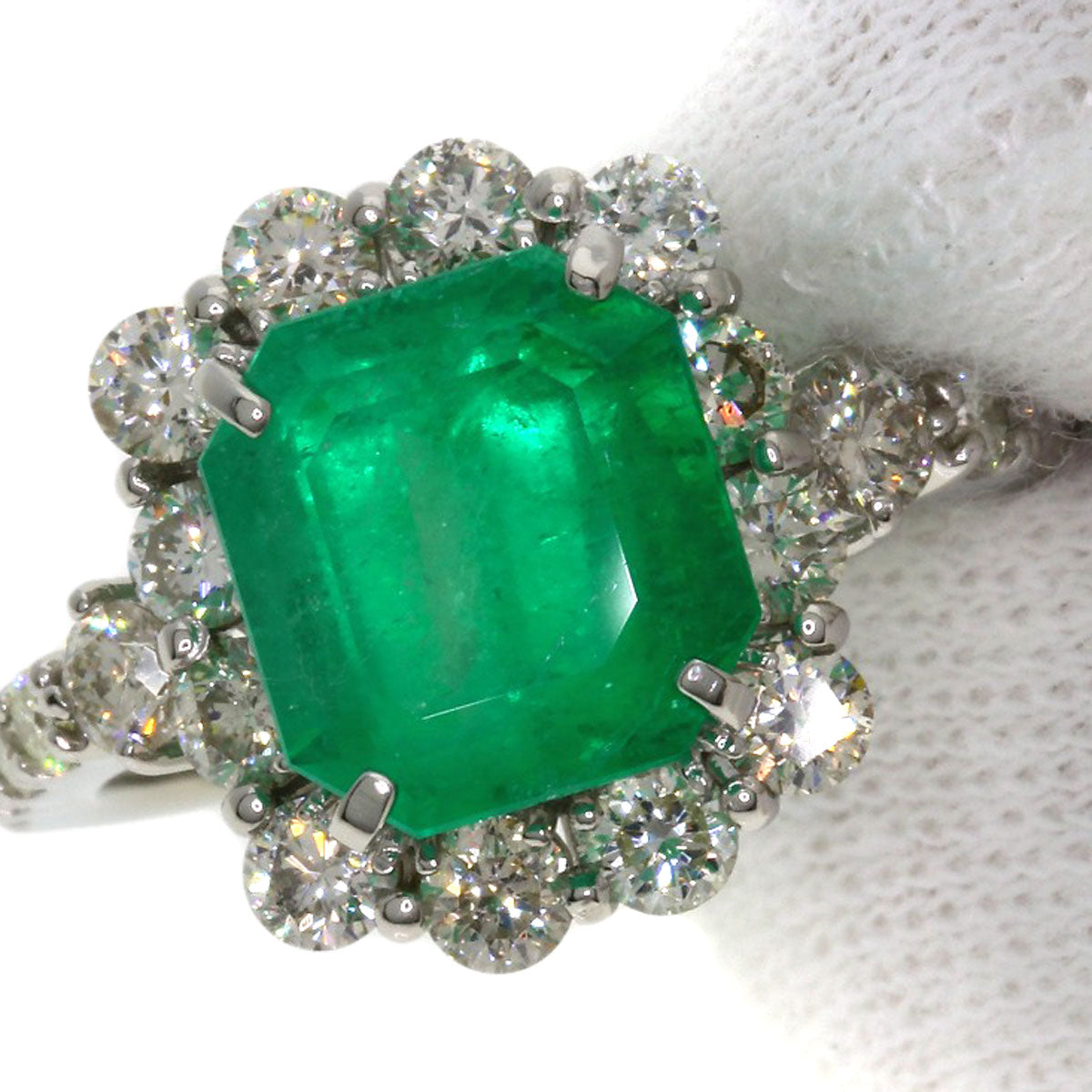2.75ct Emerald Diamond Ring Platinum PT950 5.27g Ladies