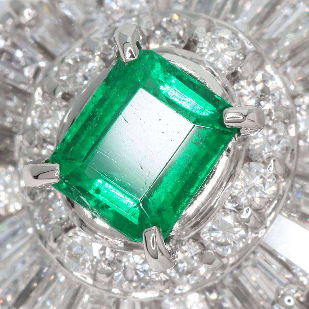 0.47ct Emerald Diamond Ring Platinum PT900 8.1g Ladies