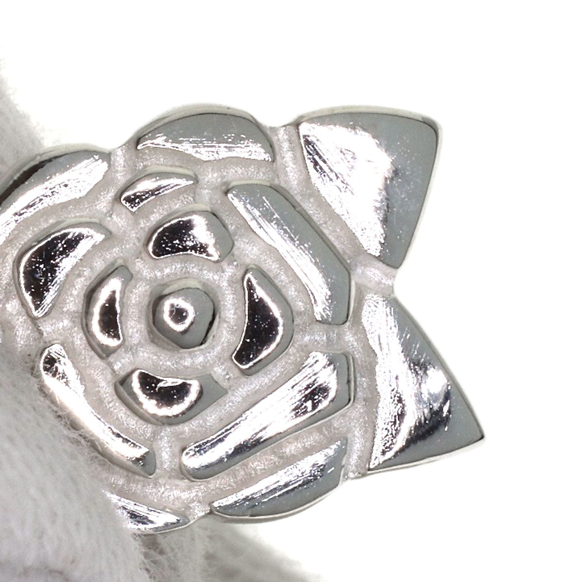 CHANEL Camelia Necklace Silver Ladies [Used]
