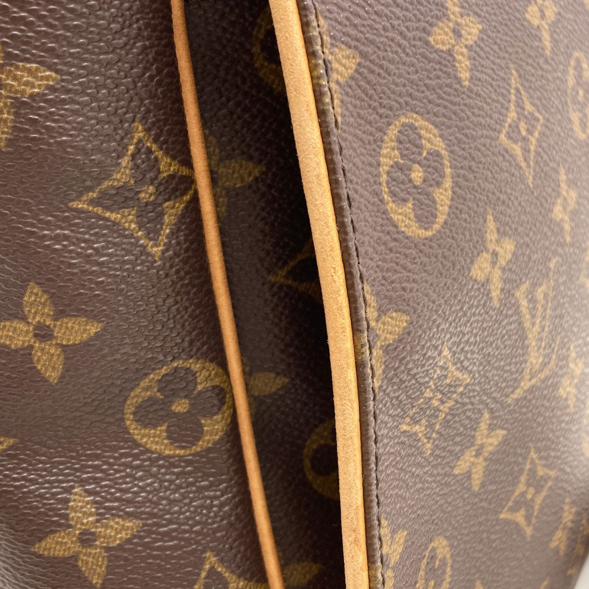 LOUIS VUITTON M45257 Aves Shoulder Bag Monogram canvas Ladies [Used]