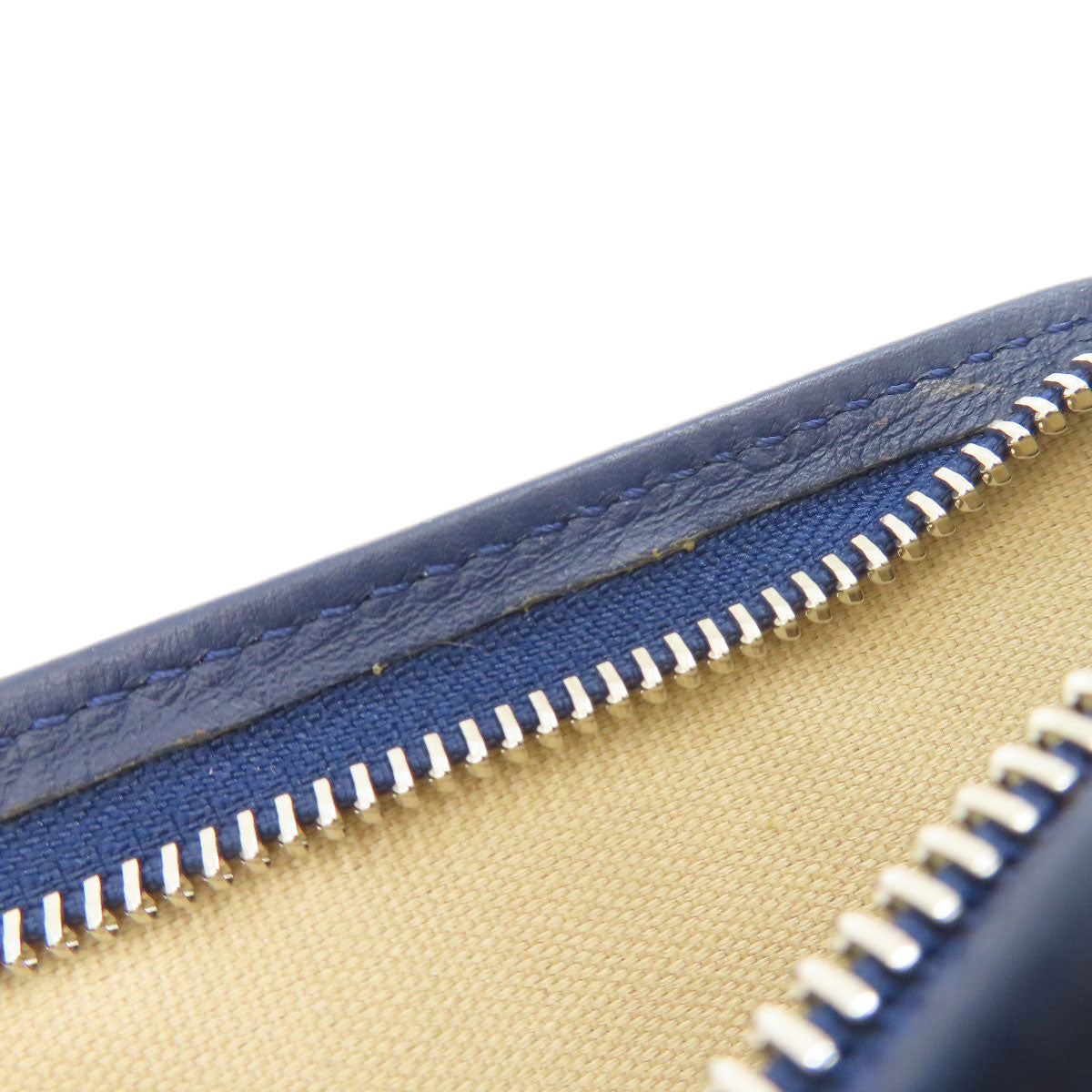 Longchamp Embossing Clutch bag Leather Ladies [Used]