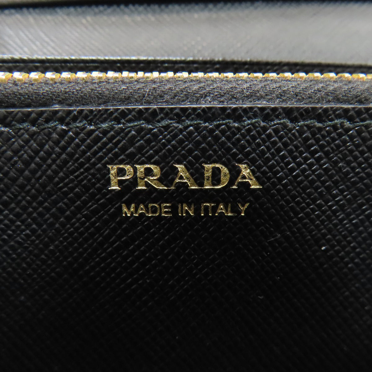 PRADA Logo Hardware Long wallet (with coin pocket) Safiano Ladies [Used]
