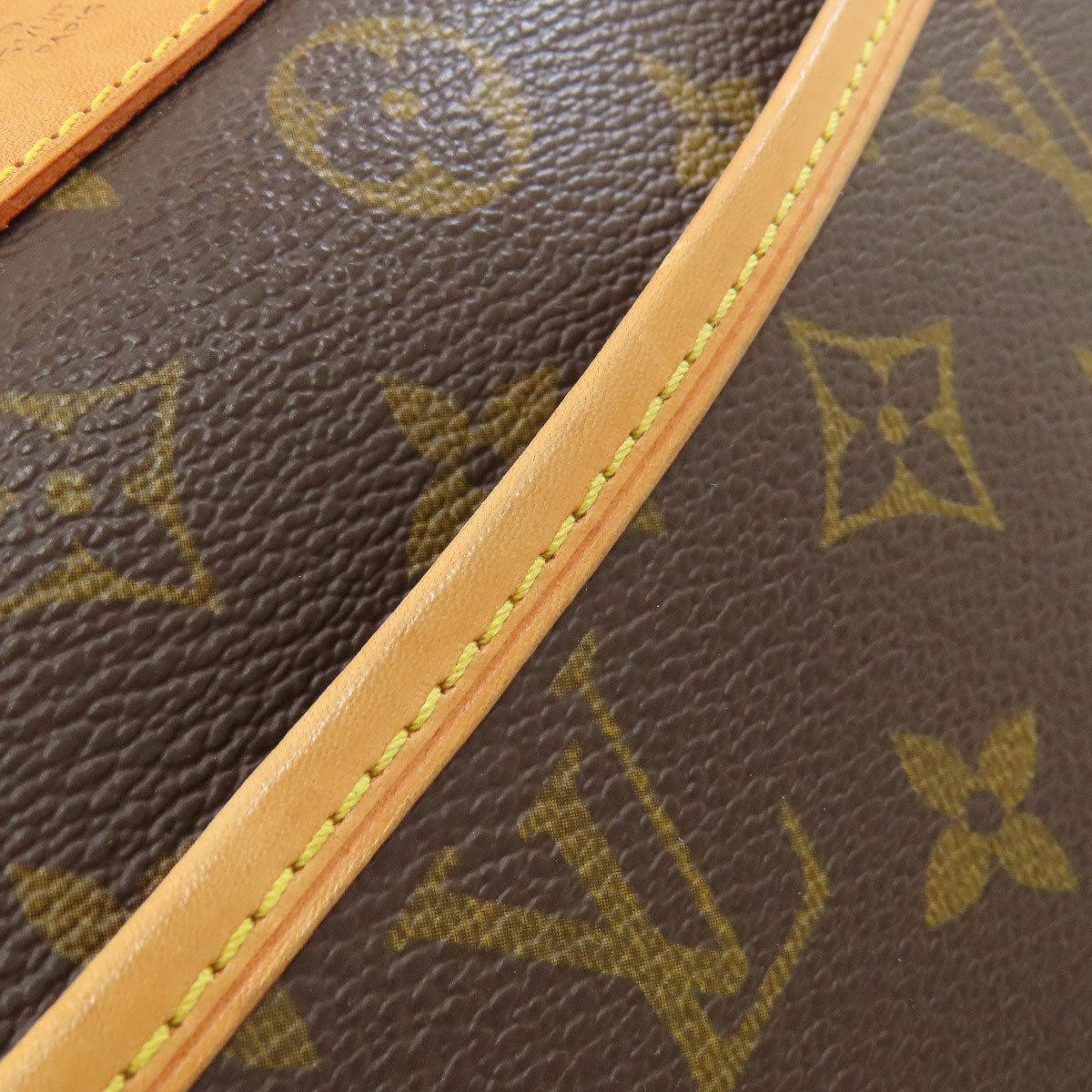 LOUIS VUITTON M42228 Trueville Handbag Monogram canvas Ladies [Used]