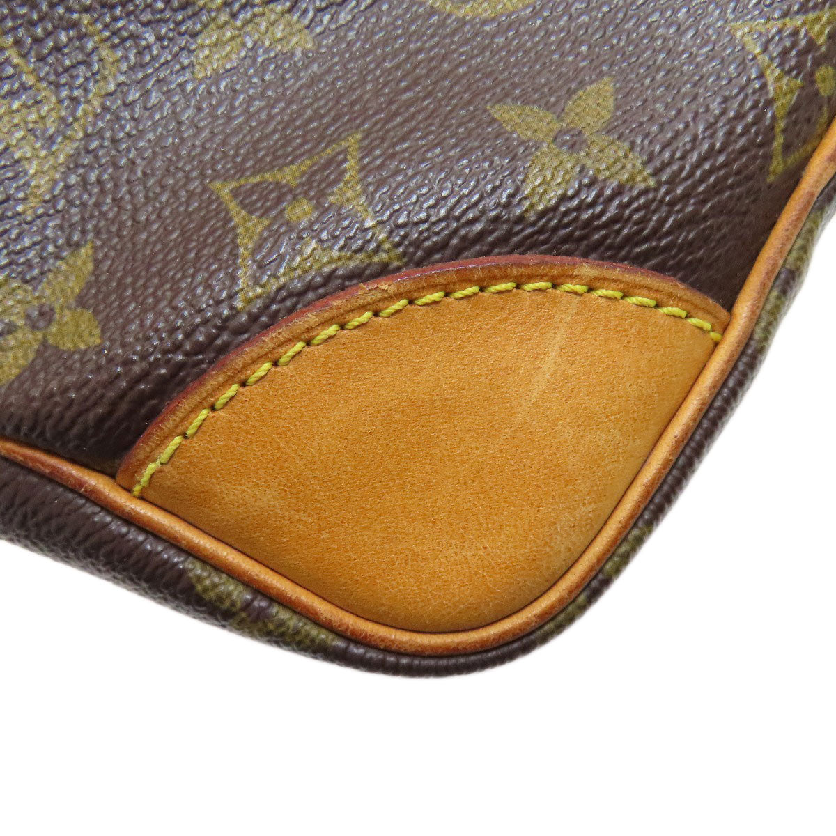 LOUIS VUITTON M45236 Amazon Shoulder Bag Monogram canvas Ladies [Used]