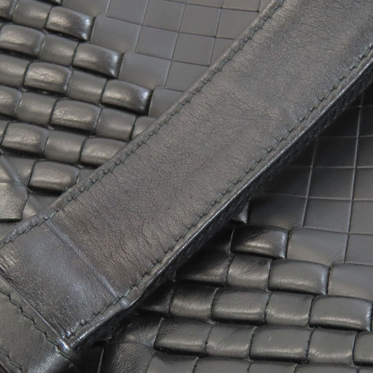 ボッテガヴェネタ イントレチャート ショルダーバッグ カーフ レディース 【中古】【BOTTEGA VENETA】