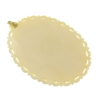 Flower motif Pendant top Plastic Metal 19.5g　Ladies