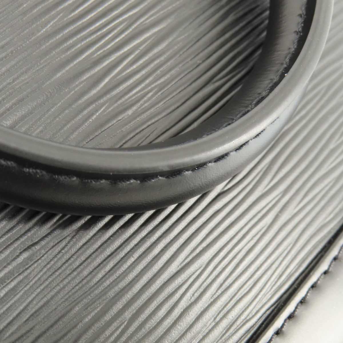 LOUIS VUITTON M59217 Alma BB Handbag Epi Leather Ladies [Used]