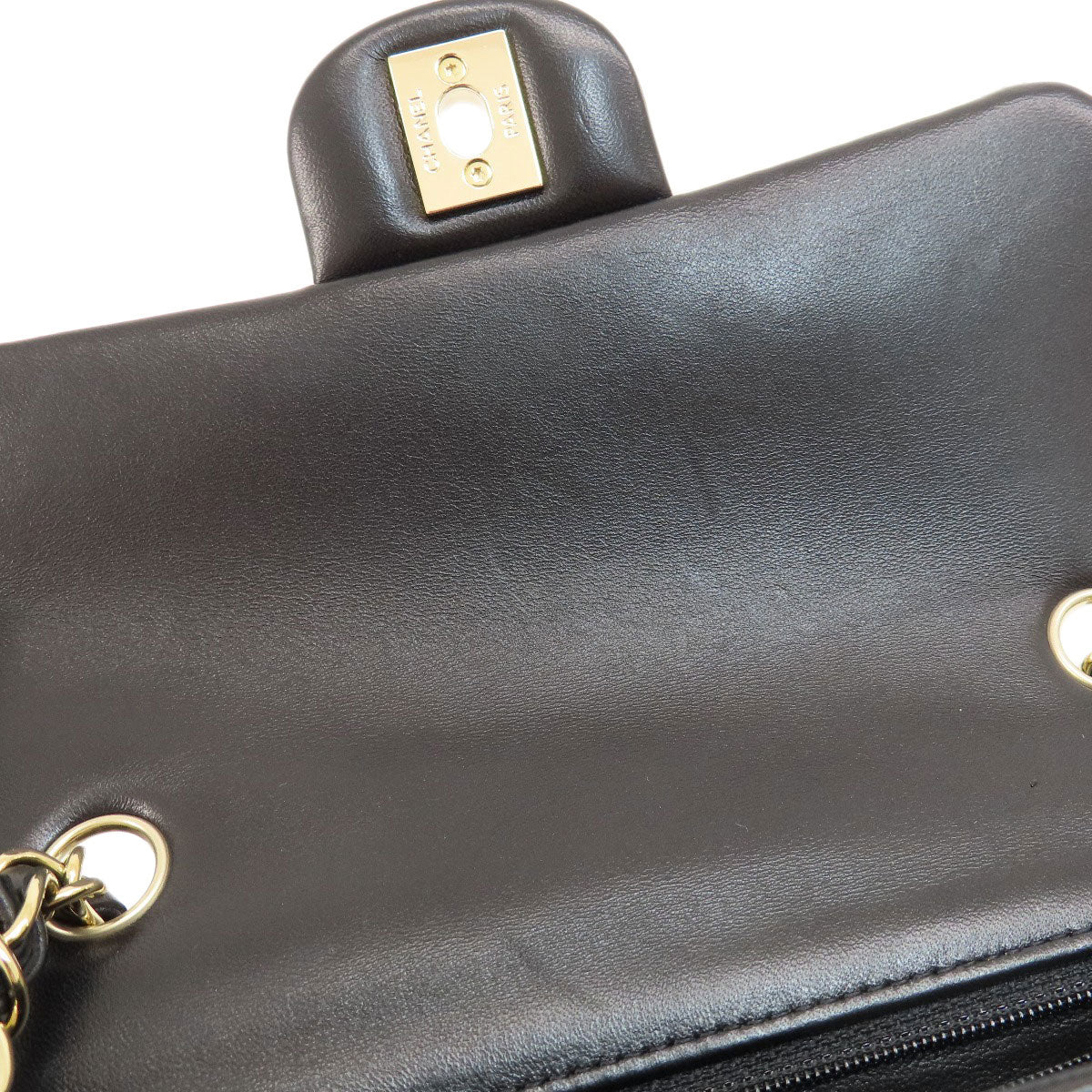 CHANEL ChainShoulder Matelasse GoldHardware Shoulder Bag Lambskin Ladies [Used]