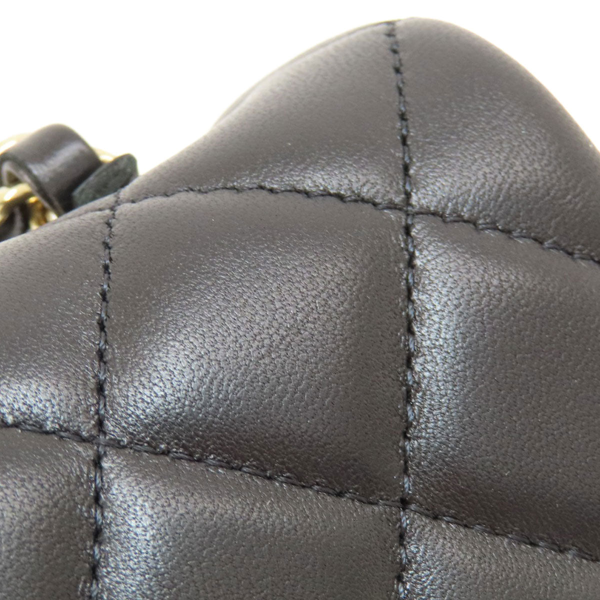 CHANEL ChainShoulder Matelasse GoldHardware Shoulder Bag Lambskin Ladies [Used]