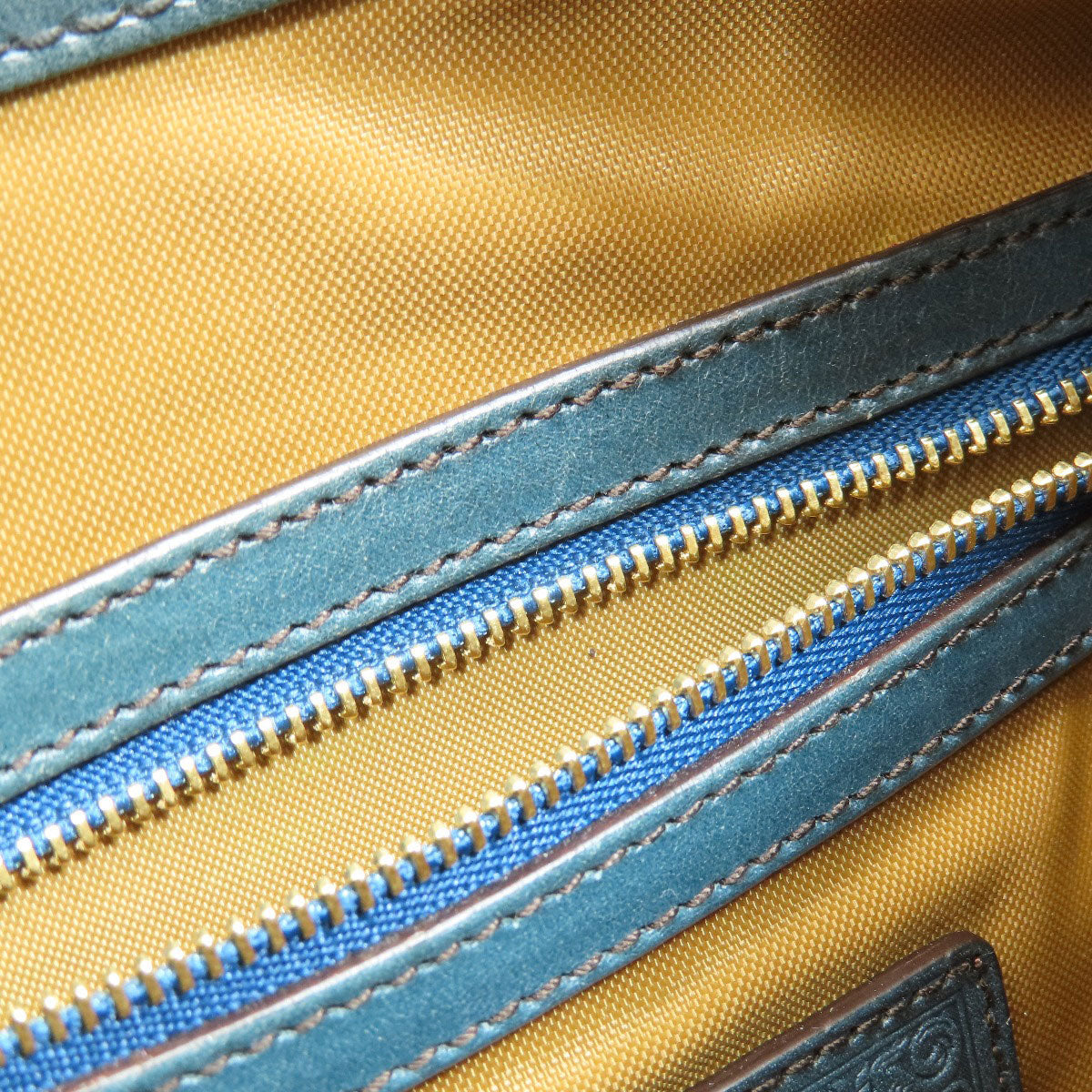 HUNTING WORLD one belt Handbag Leather Ladies [Used]