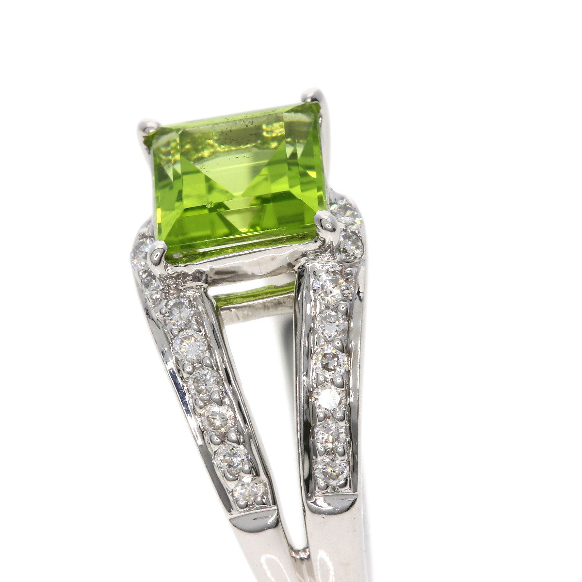 1.6ct Peridot Diamond Ring 18K  5.6g　Ladies