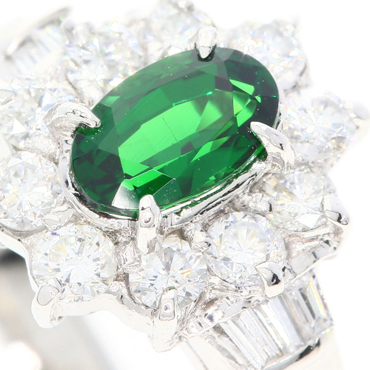 0.57ct Green Garnet Diamond Ring Platinum PT900  4.4g　Ladies