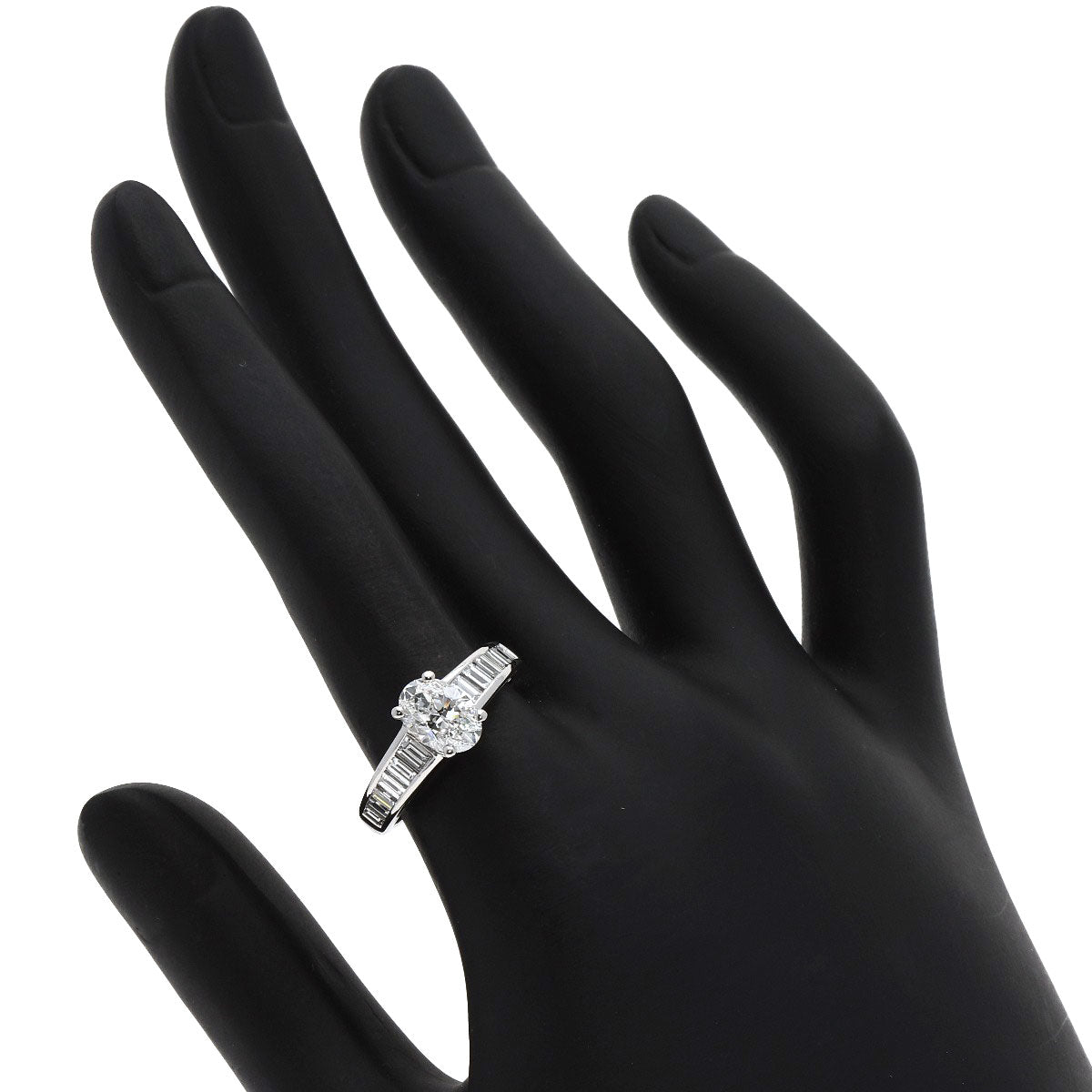 Van Cleef & Arpels Oval Bucket Diamond Ring Platinum Ladies [Used]