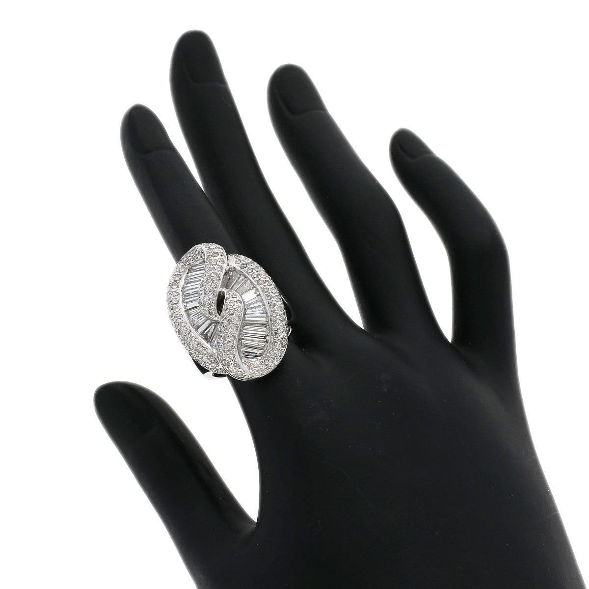 4.32ct Diamond Ring K18 White Gold  19.3g　Ladies