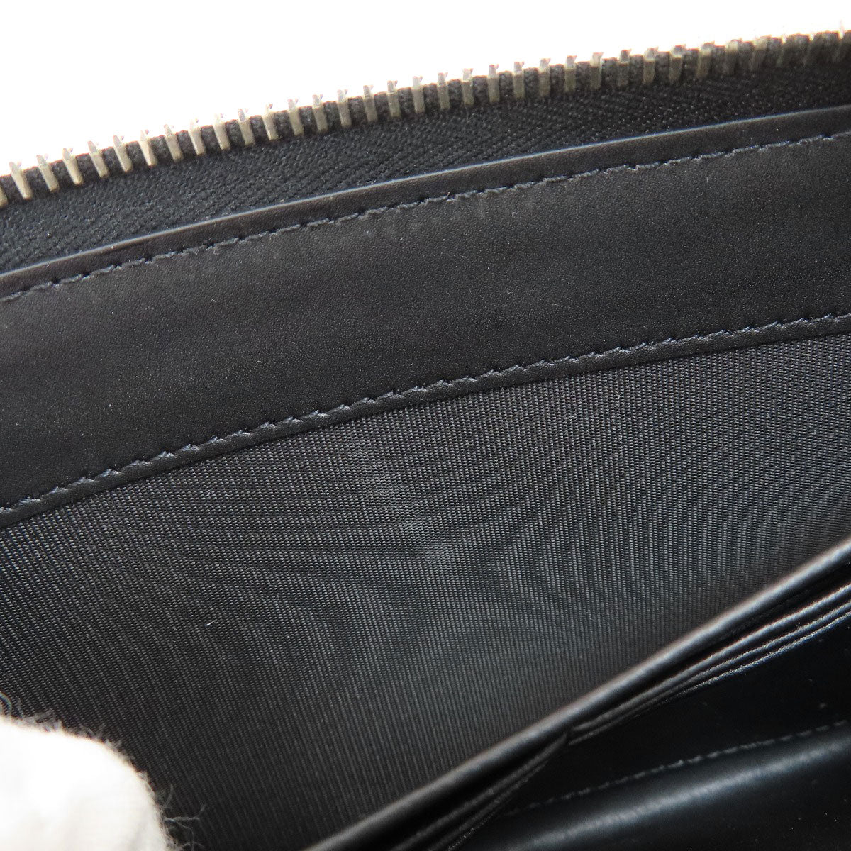 VALENTINO GARAVANI logo Long wallet (with coin pocket) Leather Ladies [Used]