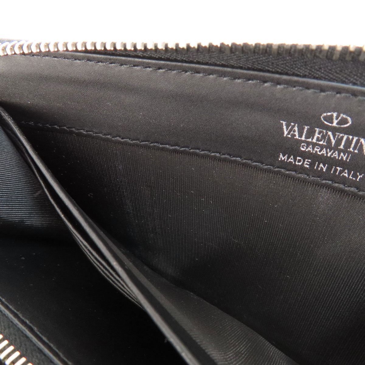 VALENTINO GARAVANI logo Long wallet (with coin pocket) Leather Ladies [Used]