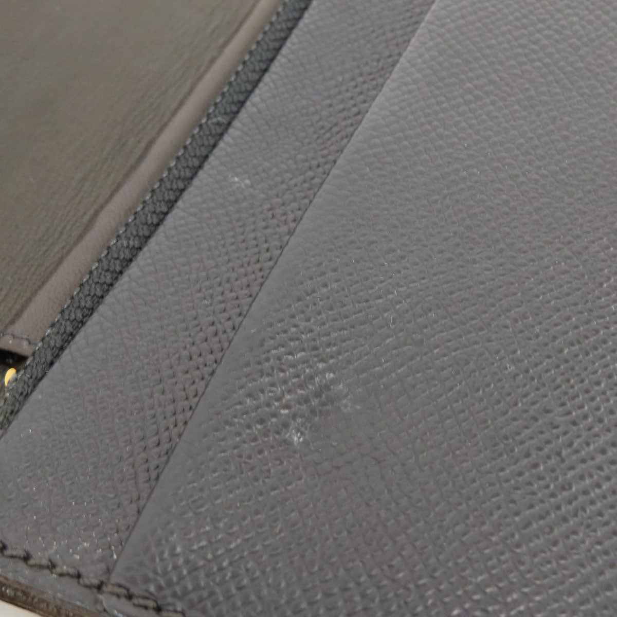 CHANEL Chain Wallet COCO Mark GoldHardware Long wallet (with coin pocket) Grained Calfskin Skin Ladies [Used]