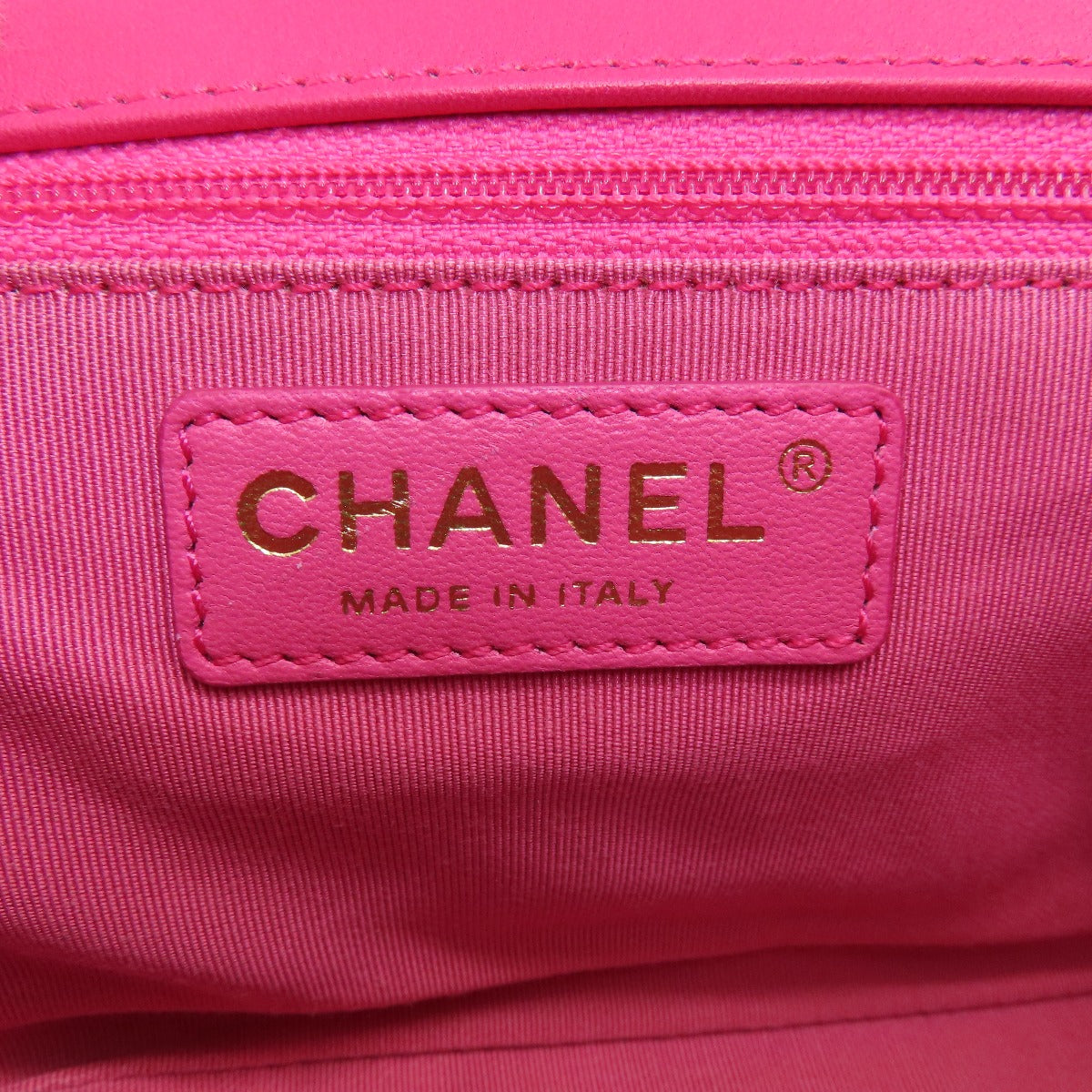 CHANEL ChainShoulder Matelasse GoldHardware Shoulder Bag Lambskin Ladies [Used]