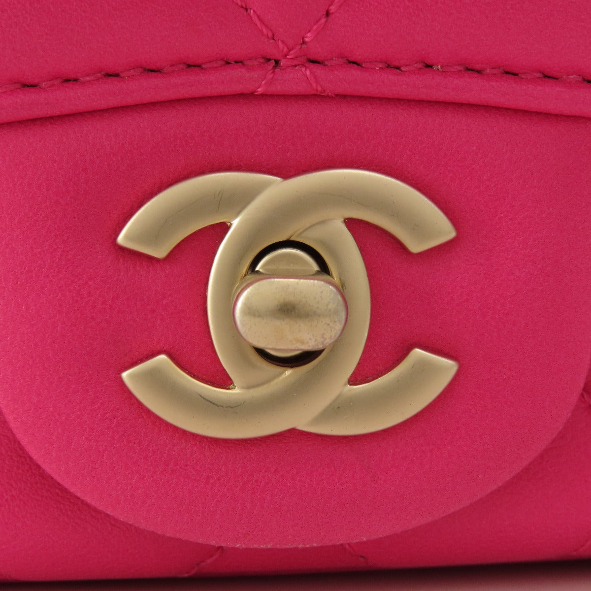 CHANEL ChainShoulder Matelasse GoldHardware Shoulder Bag Lambskin Ladies [Used]