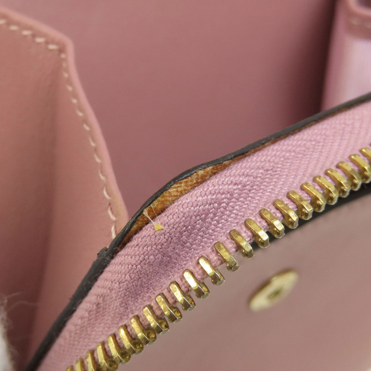 VALENTINO GARAVANI Studs Bifold Wallet with Coin Pocket Leather Ladies [Used]