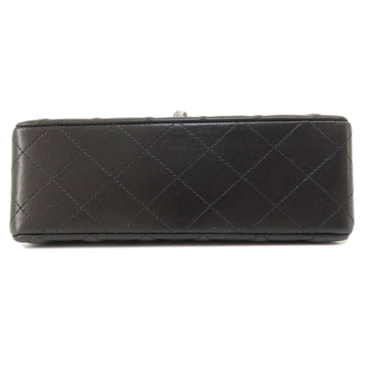 CHANEL ChainShoulder Matelasse SilverHardware Shoulder Bag Lambskin Ladies [Used]