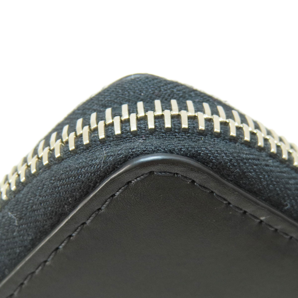 VALENTINO GARAVANI logo Bifold Wallet with Coin Pocket Leather Ladies [Used]