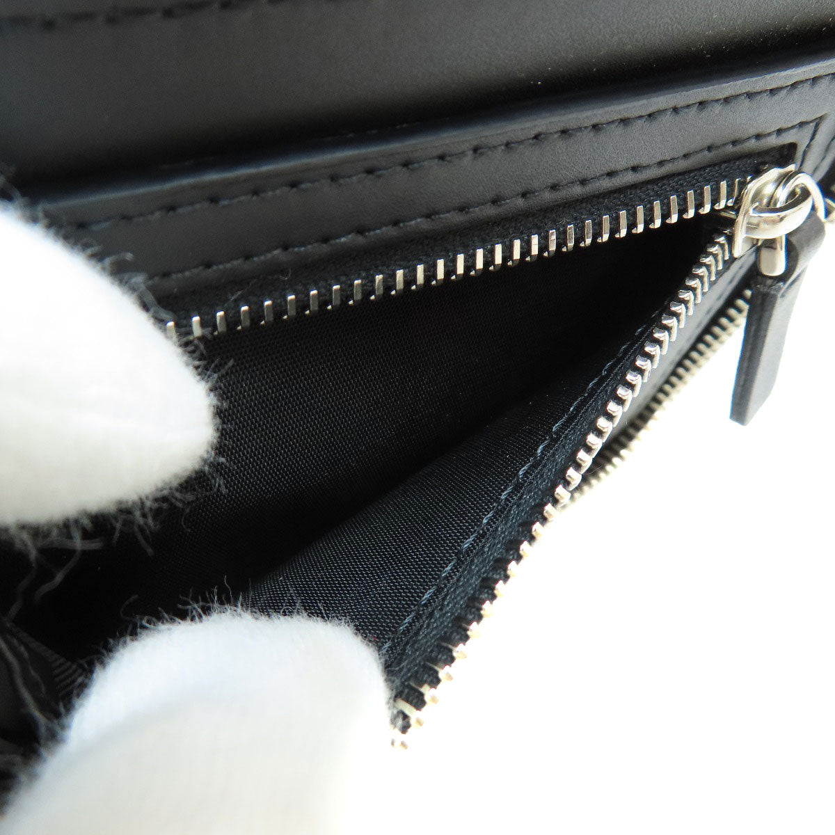 VALENTINO GARAVANI logo Bifold Wallet with Coin Pocket Leather Ladies [Used]