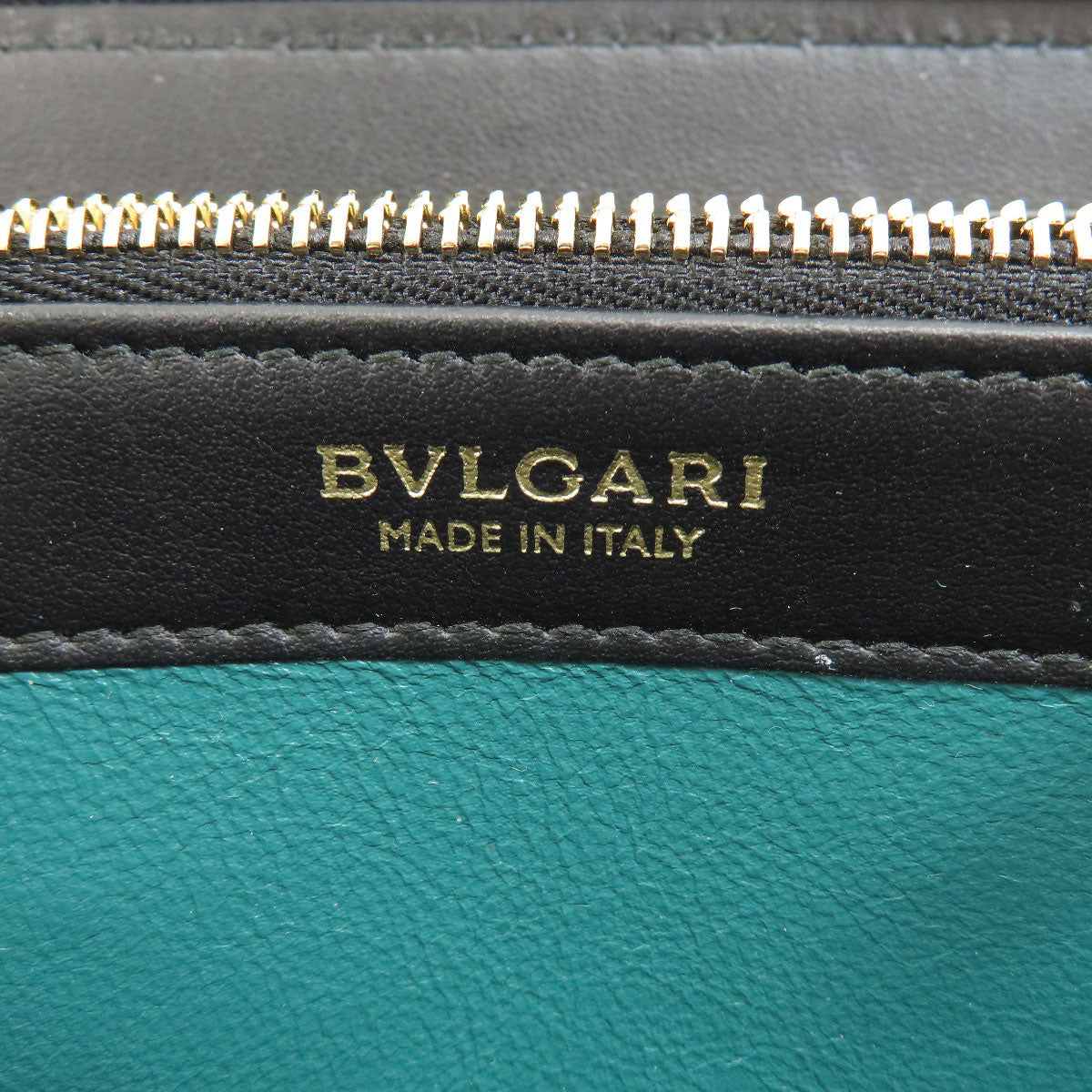 BVLGARI   Long wallet (with coin pocket) BVLGARI BVLGARI Zip Around Leather Ladies