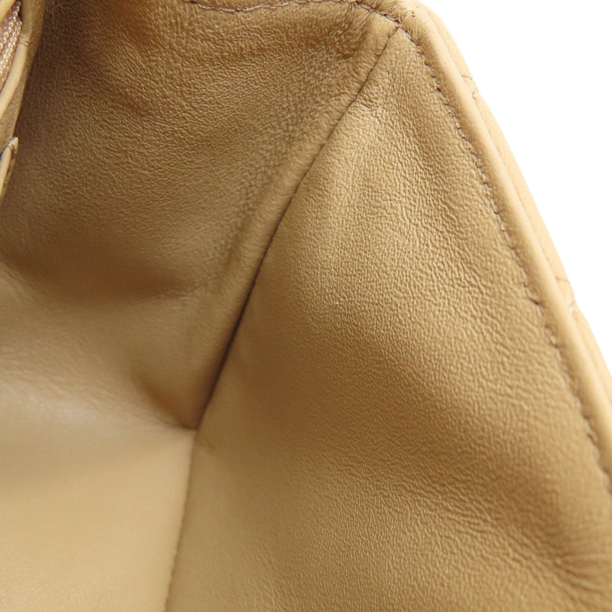 CHANEL ChainShoulder Matelasse SilverHardware Shoulder Bag Lambskin Ladies [Used]