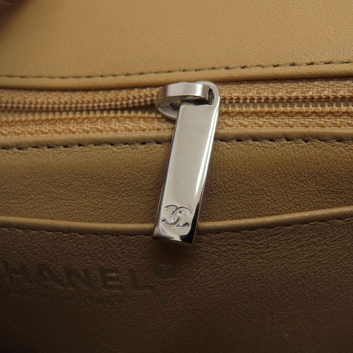 CHANEL ChainShoulder Matelasse SilverHardware Shoulder Bag Lambskin Ladies [Used]