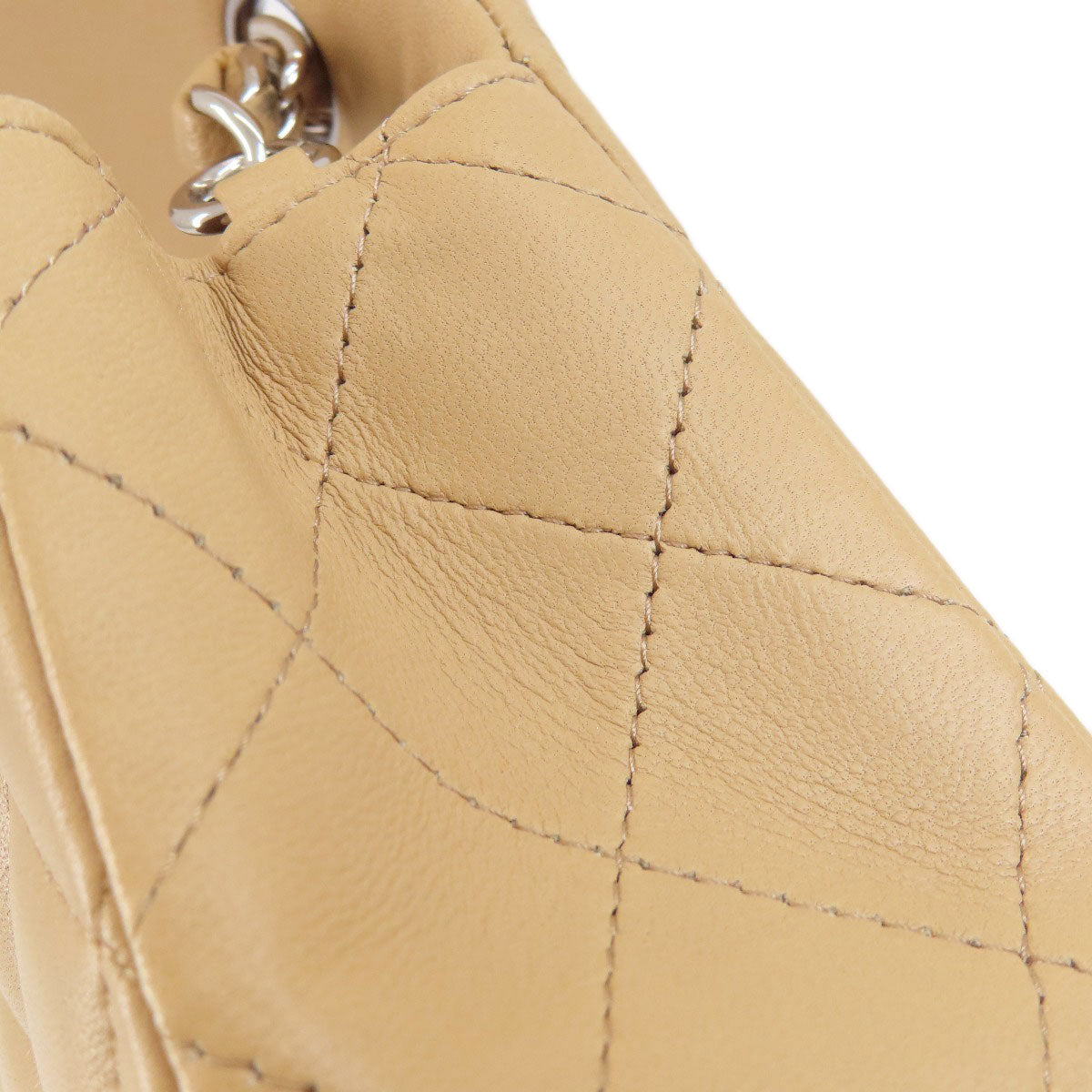 CHANEL ChainShoulder Matelasse SilverHardware Shoulder Bag Lambskin Ladies [Used]