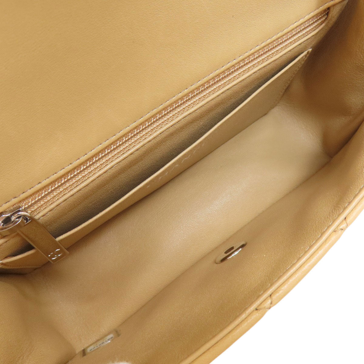 CHANEL ChainShoulder Matelasse SilverHardware Shoulder Bag Lambskin Ladies [Used]