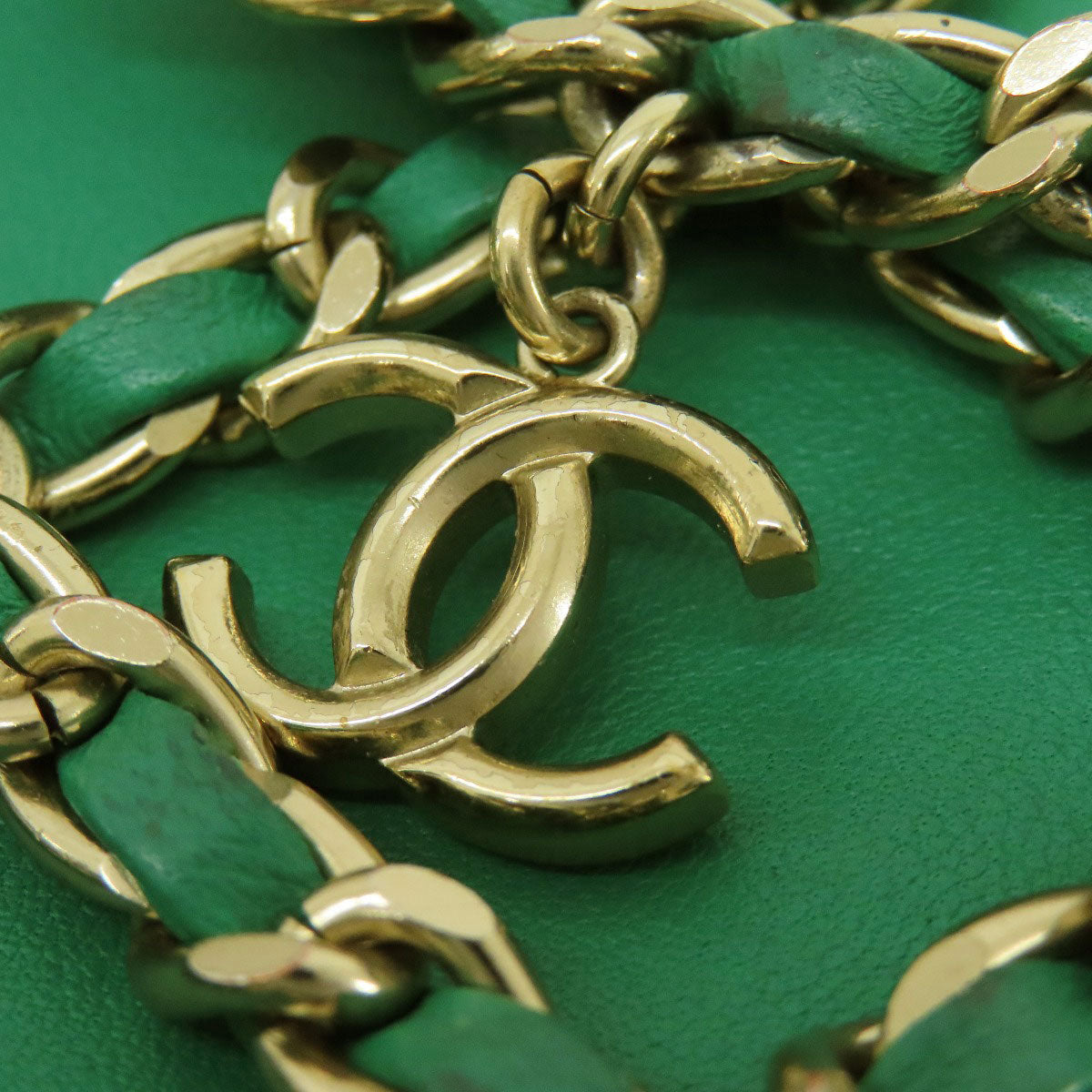 CHANEL Chain Pouch GoldHardware Shoulder Bag Lambskin Ladies [Used]