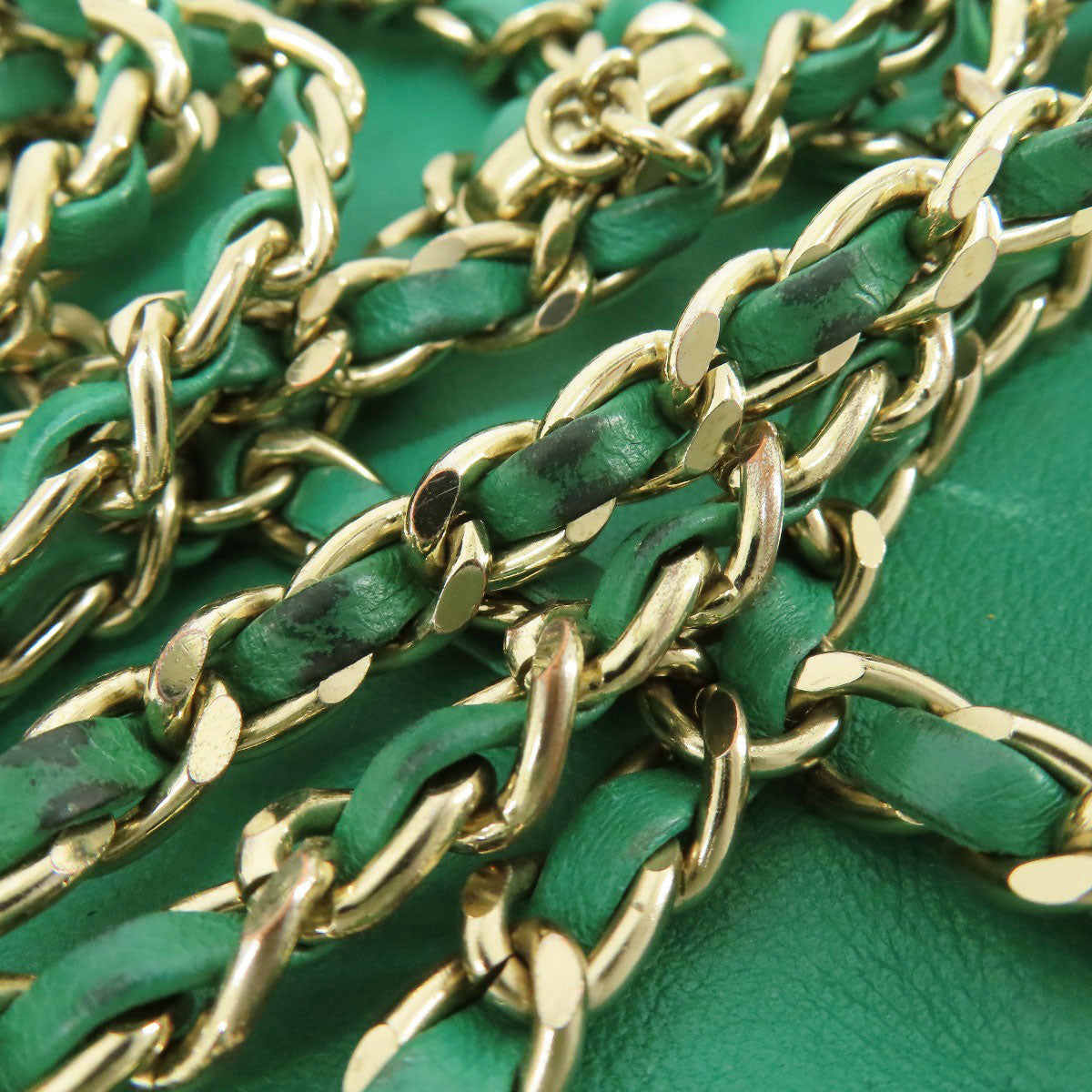 CHANEL Chain Pouch GoldHardware Shoulder Bag Lambskin Ladies [Used]