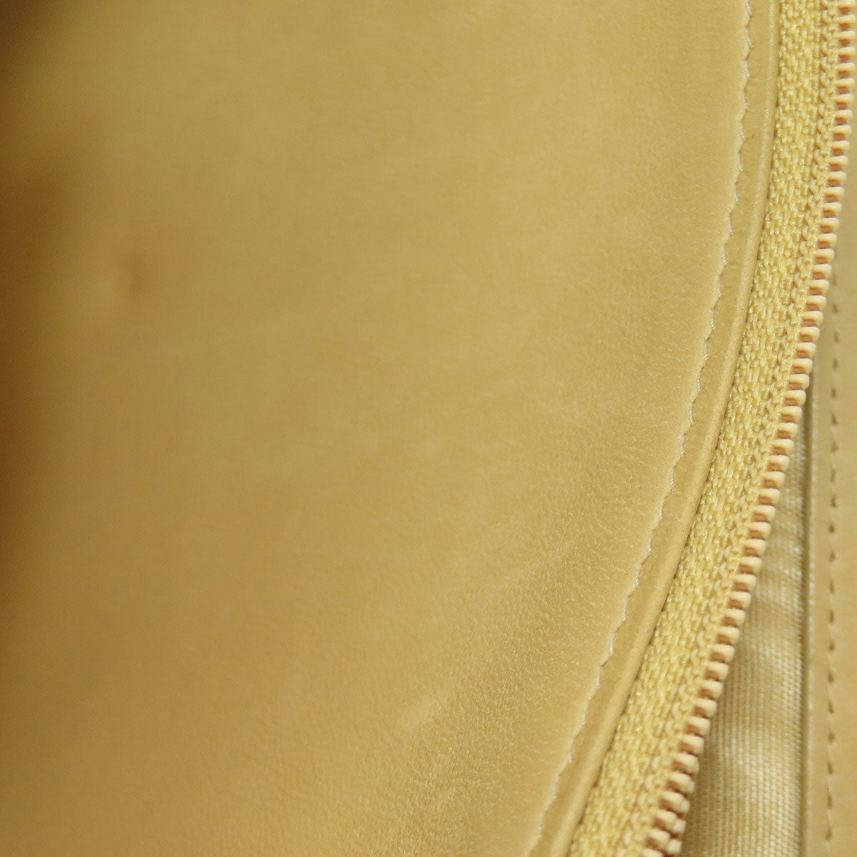 CHANEL   Chain Wallet COCO Mark GoldHardware Long wallet (with coin pocket)  Grained Calfskin Skin Ladies [Used]