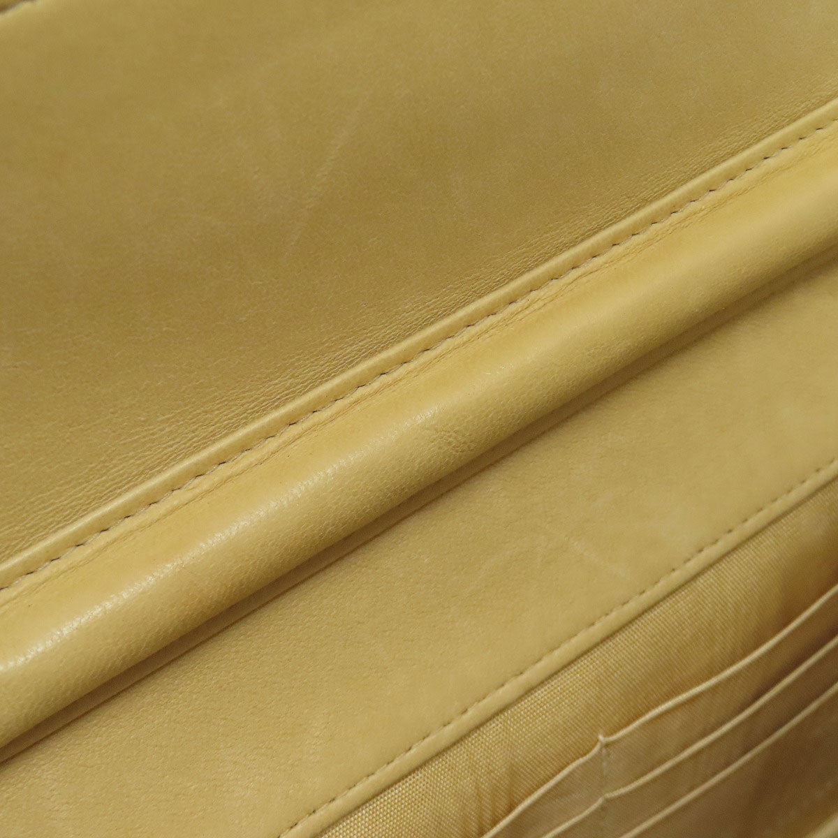 CHANEL   Chain Wallet COCO Mark GoldHardware Long wallet (with coin pocket)  Grained Calfskin Skin Ladies [Used]