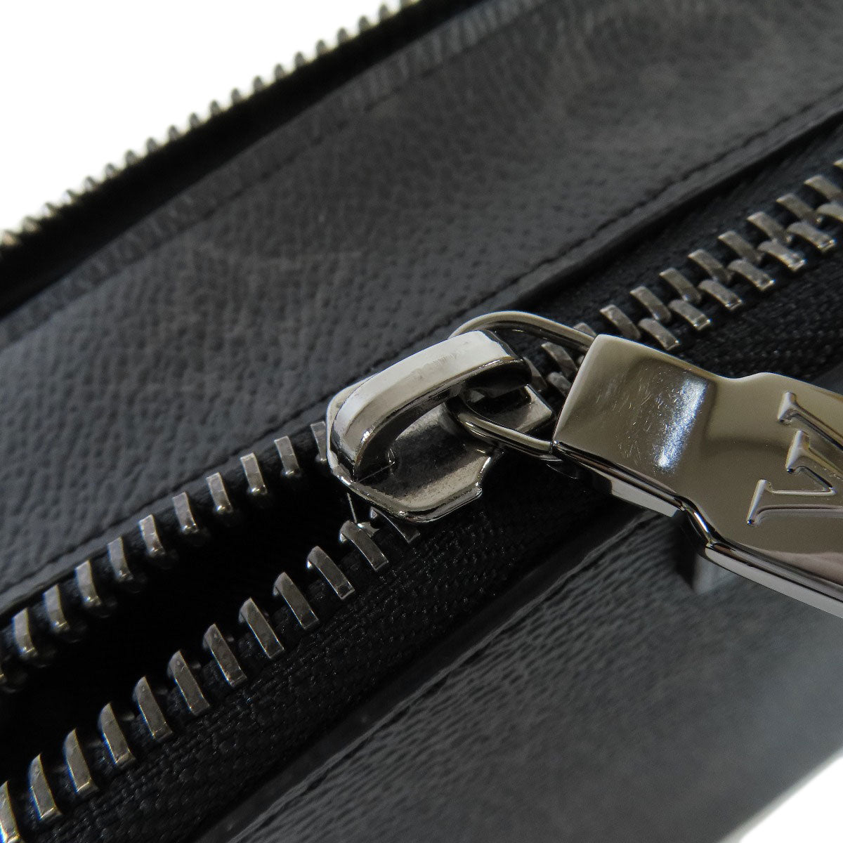 LOUIS VUITTON M81260 Alpha Wearables Shoulder Bag Monogram Eclipse mens [Used]