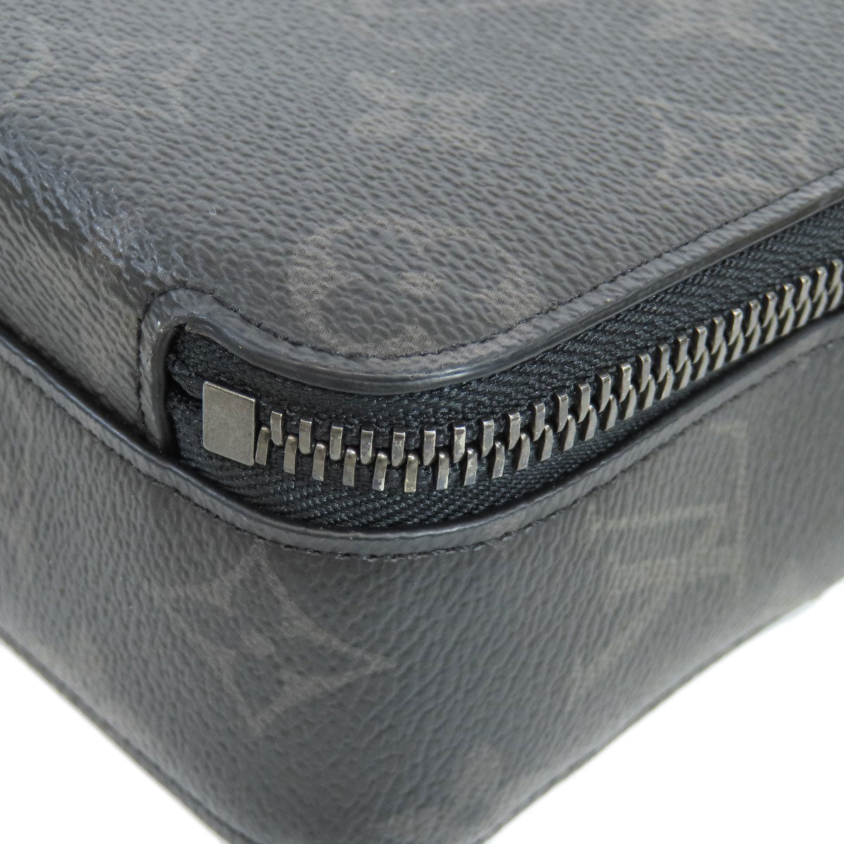 LOUIS VUITTON M81260 Alpha Wearables Shoulder Bag Monogram Eclipse mens [Used]