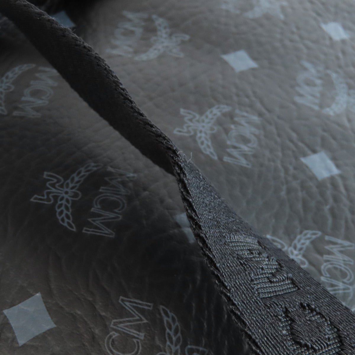 MCM   Backpack Â· Daypack Logo studs Leather Ladies