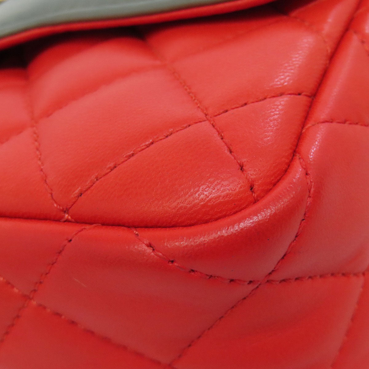 CHANEL ChainShoulder COCO Mark GoldHardware Shoulder Bag Lambskin Ladies [Used]