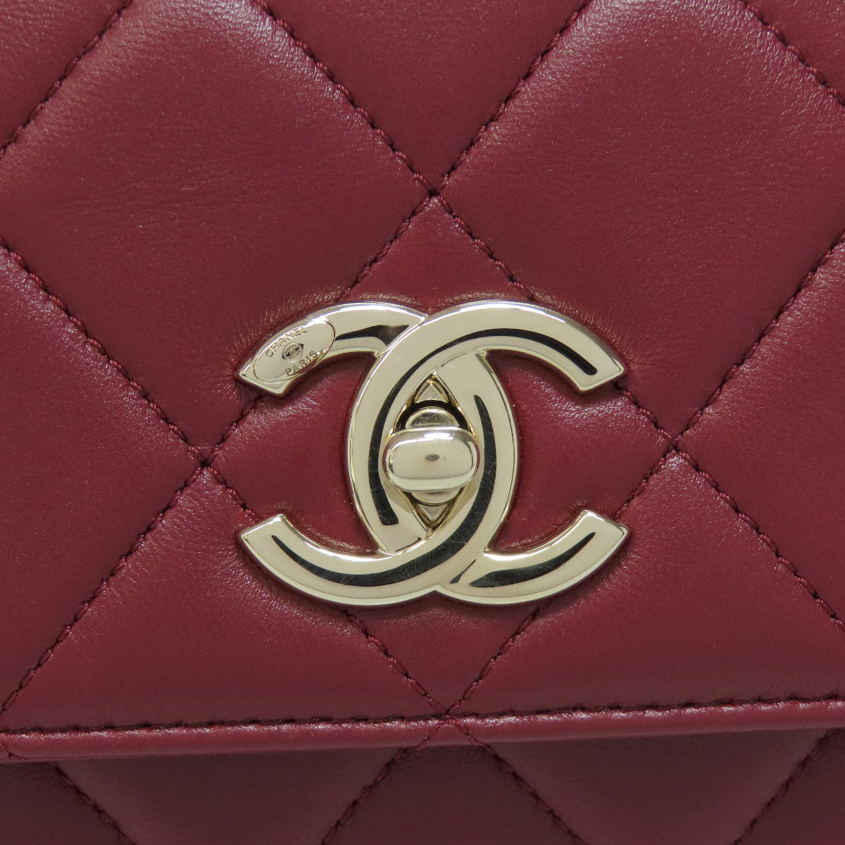 CHANEL Matelasse 2WAY GoldHardware Handbag Lambskin Ladies [Used]
