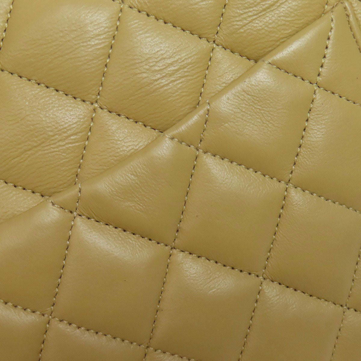 CHANEL ChainShoulder Matelasse GoldHardware Shoulder Bag Lambskin Ladies [Used]