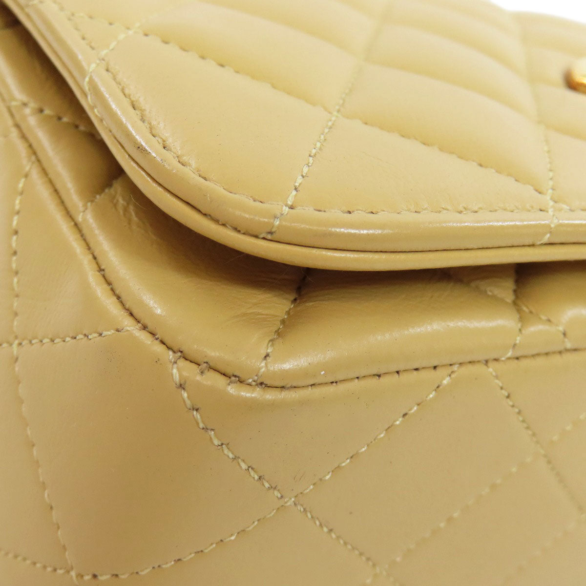 CHANEL ChainShoulder Matelasse GoldHardware Shoulder Bag Lambskin Ladies [Used]