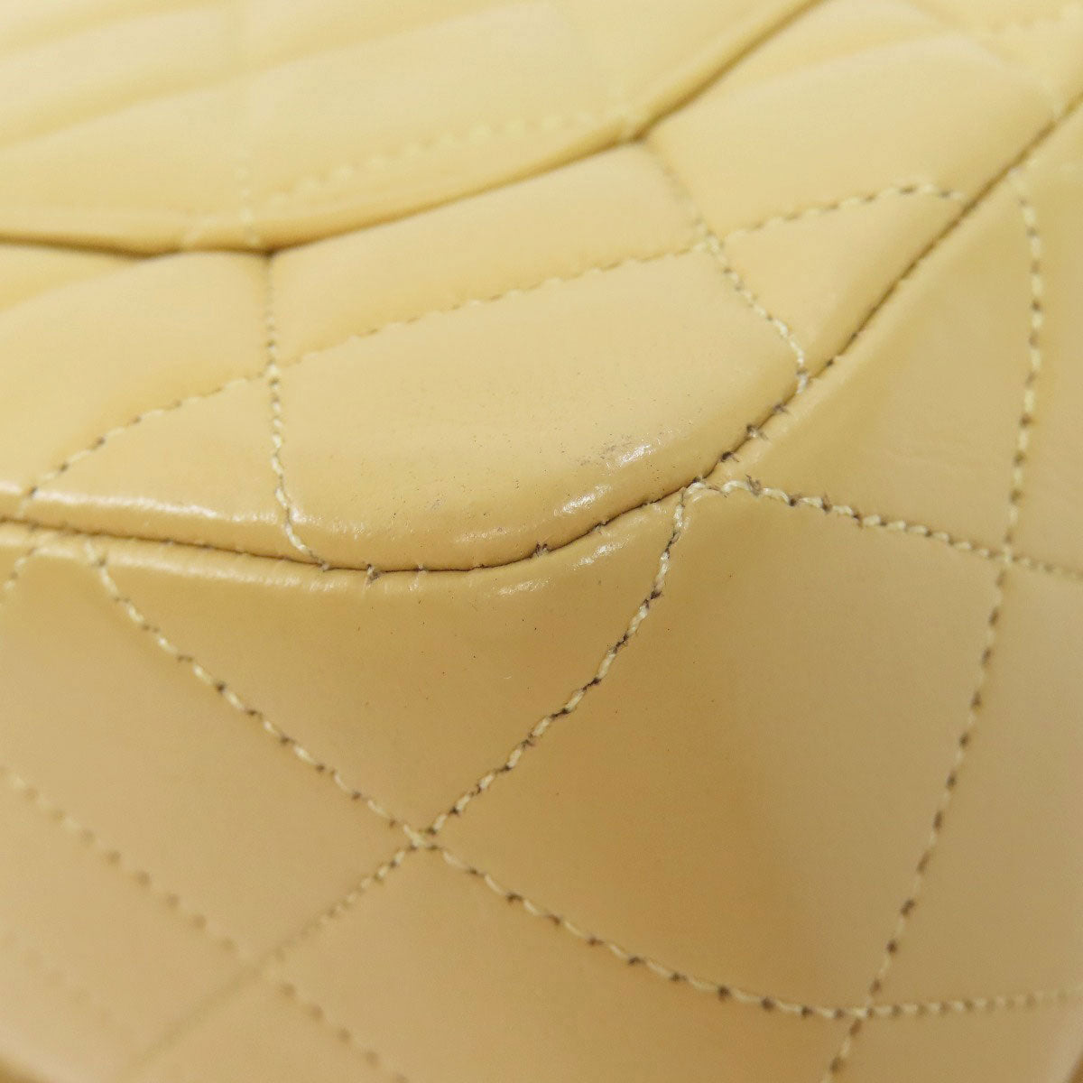 CHANEL ChainShoulder Matelasse GoldHardware Shoulder Bag Lambskin Ladies [Used]