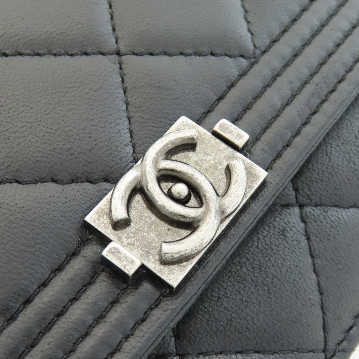CHANEL Chain Wallet Boy Chanel SilverHardware Long wallet (with coin pocket) Lambskin Ladies [Used]