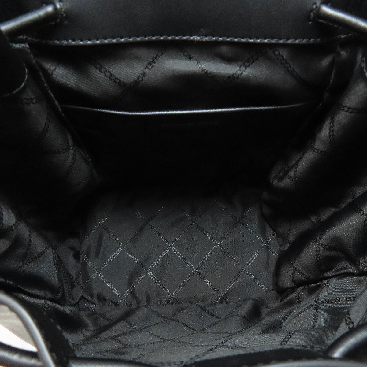 Michael Kors   Backpack Â· Daypack logo Leather Ladies