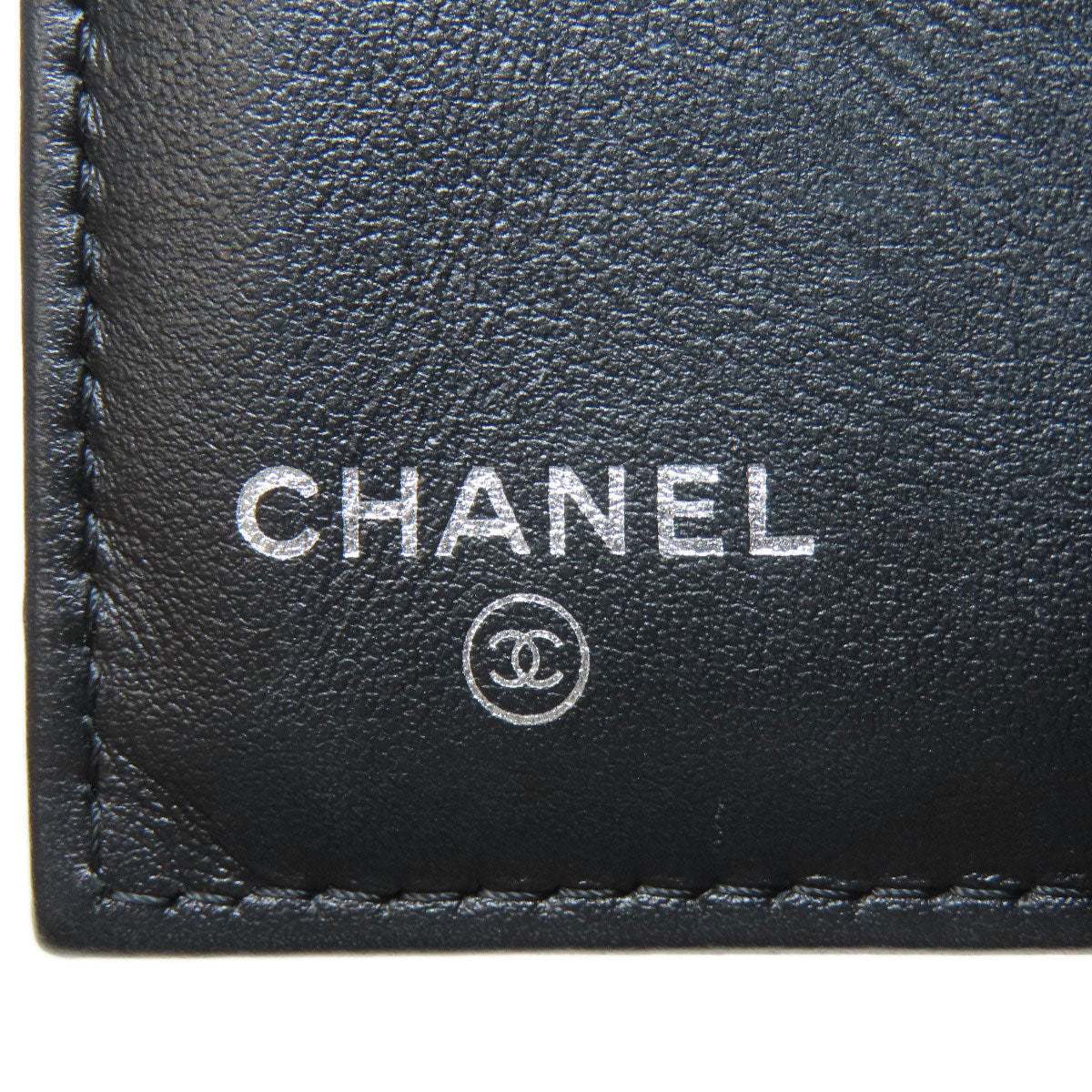 CHANEL   Bifold Wallet with Coin Pocket Tri-fold Wallet COCO Mark SilverHardware Caviar skin Ladies