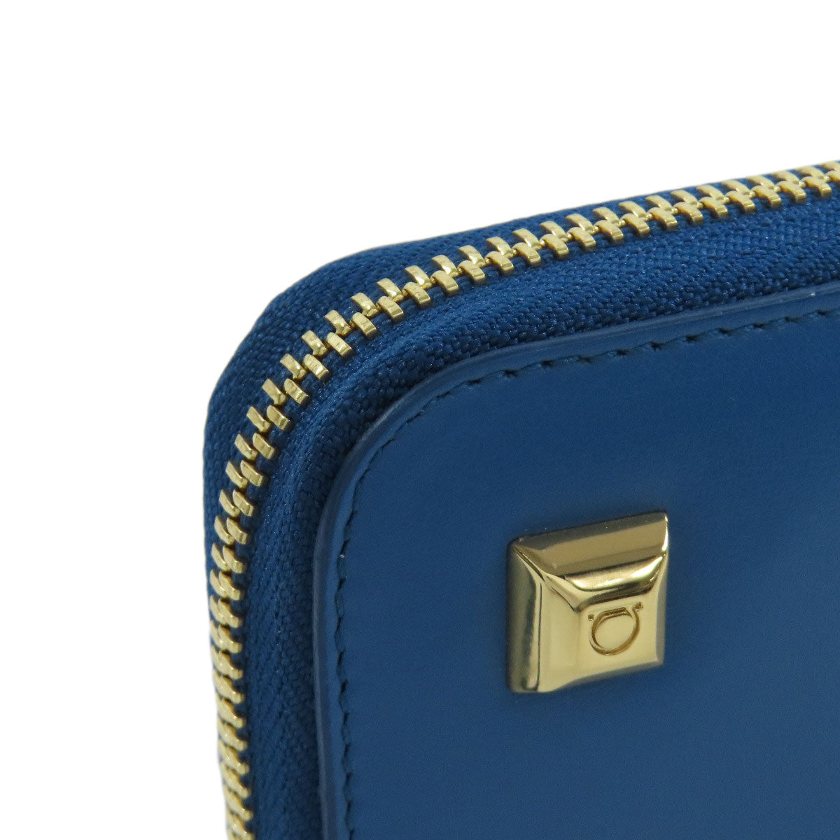 Salvatore Ferragamo Studs Long wallet (with coin pocket) Leather Ladies [Used]