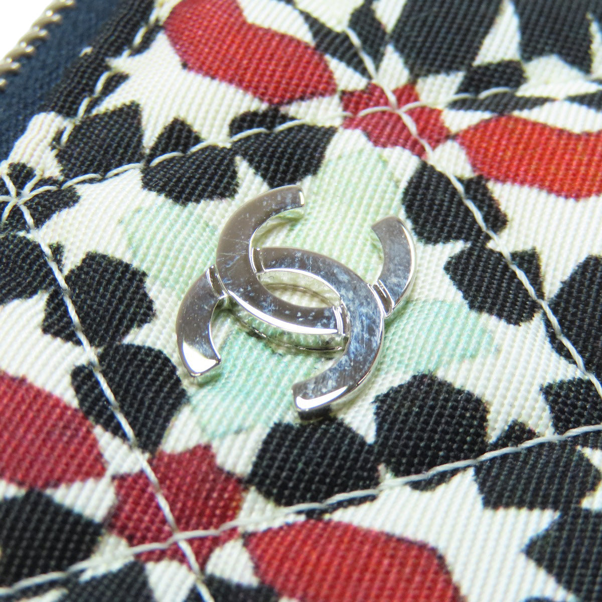 CHANEL Matelasse flower pattern pouch Clutch bag quilting Ladies [Used]