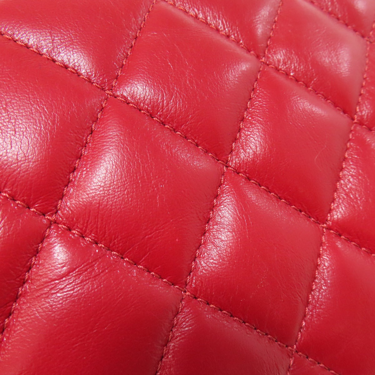 CHANEL ChainShoulder Matelasse GoldHardware Shoulder Bag Lambskin Ladies [Used]